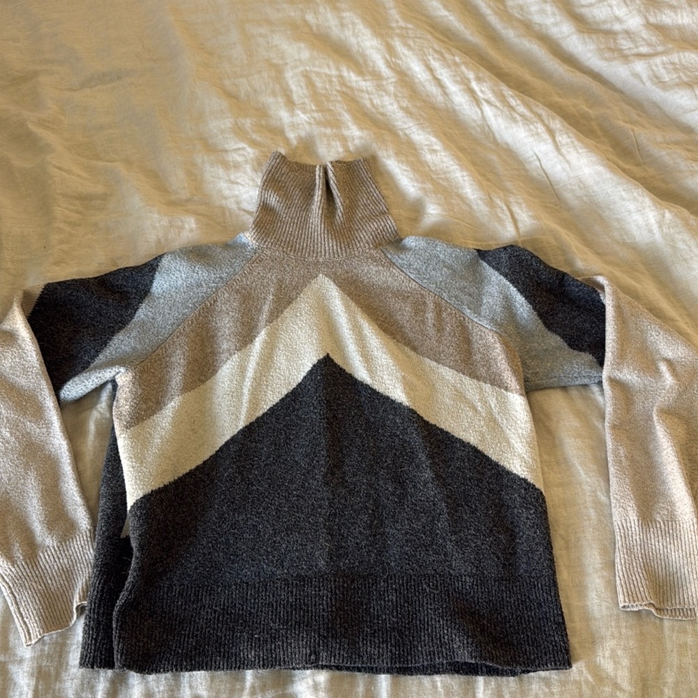 Women’s block color turtleneck sweater